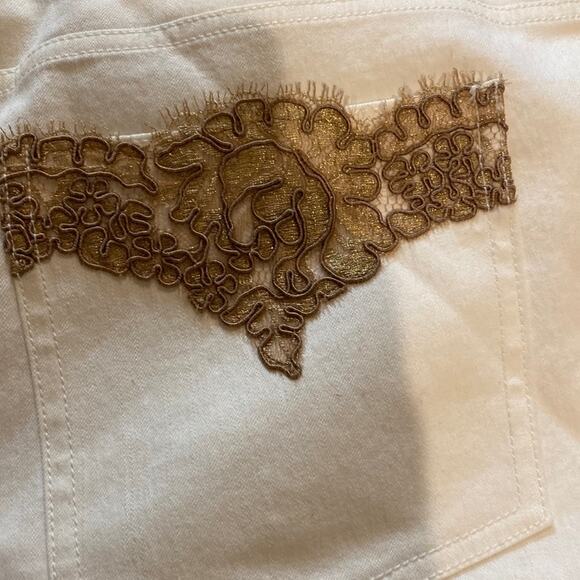 St. John Couture Women’s White Bootcut Jeans w/ Brown Lace Fringe Back Pockets - Picture 8 of 15